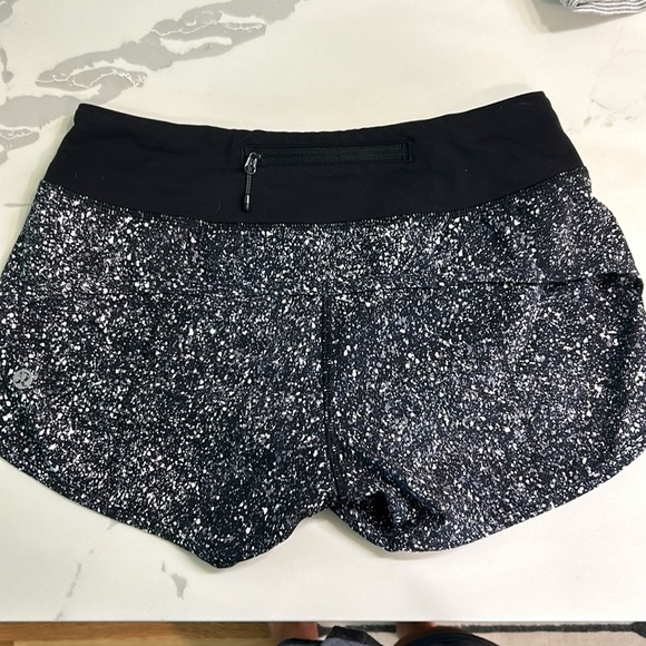 Lululemon speed up shorts - Picture 2 of 4